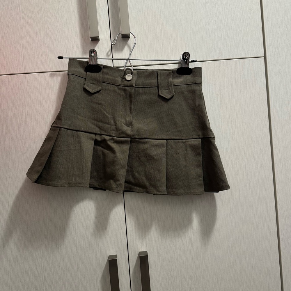 OAK + FORT Cargo Pleated Mini Skirt